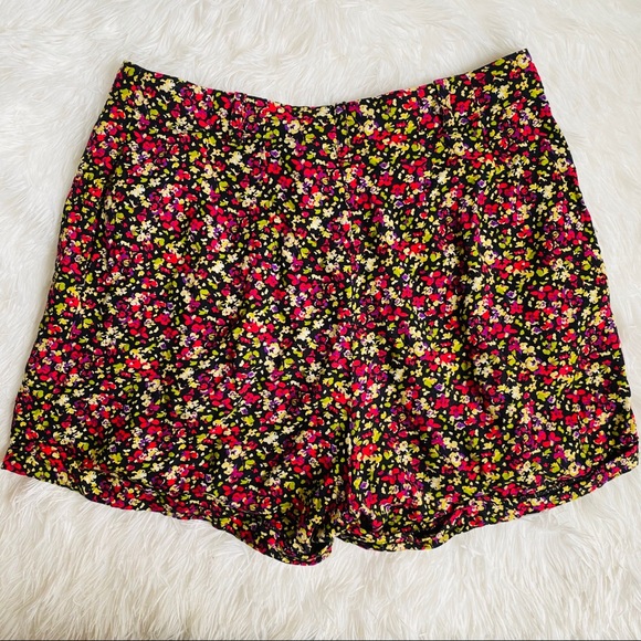 American Apparel High-Waisted Floral Shorts - Picture 3 of 3